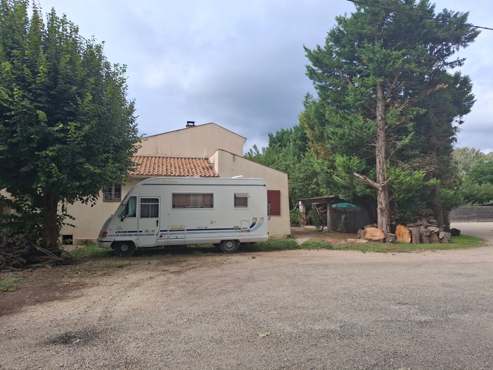 Aire camping-car  Vallabrgues (30300) - Photo 8